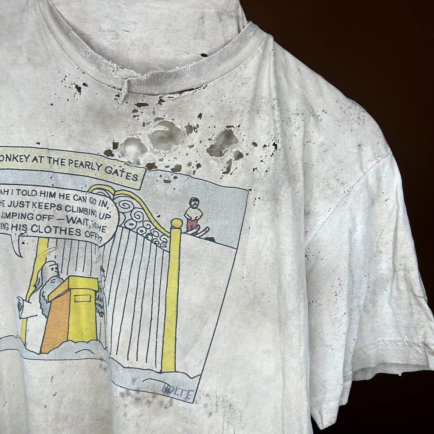 Insanely Thrashed / Distressed Skiing T-Shirt Vintage