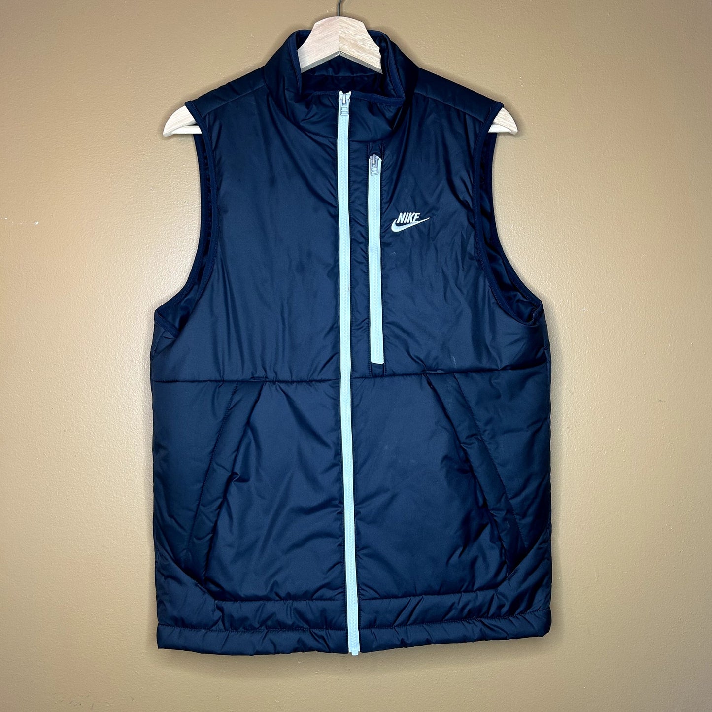 Modern Nike Black Puffer Vest Small