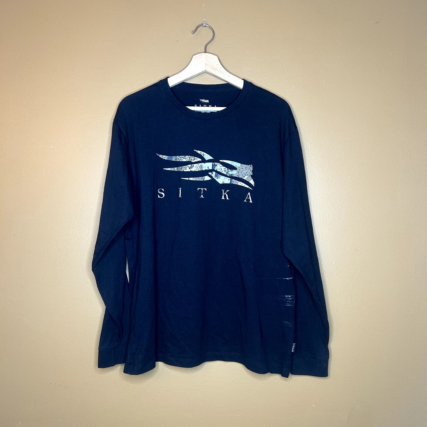 Sitka Long Sleeve Black T-Shirt Large (Has some stains)
