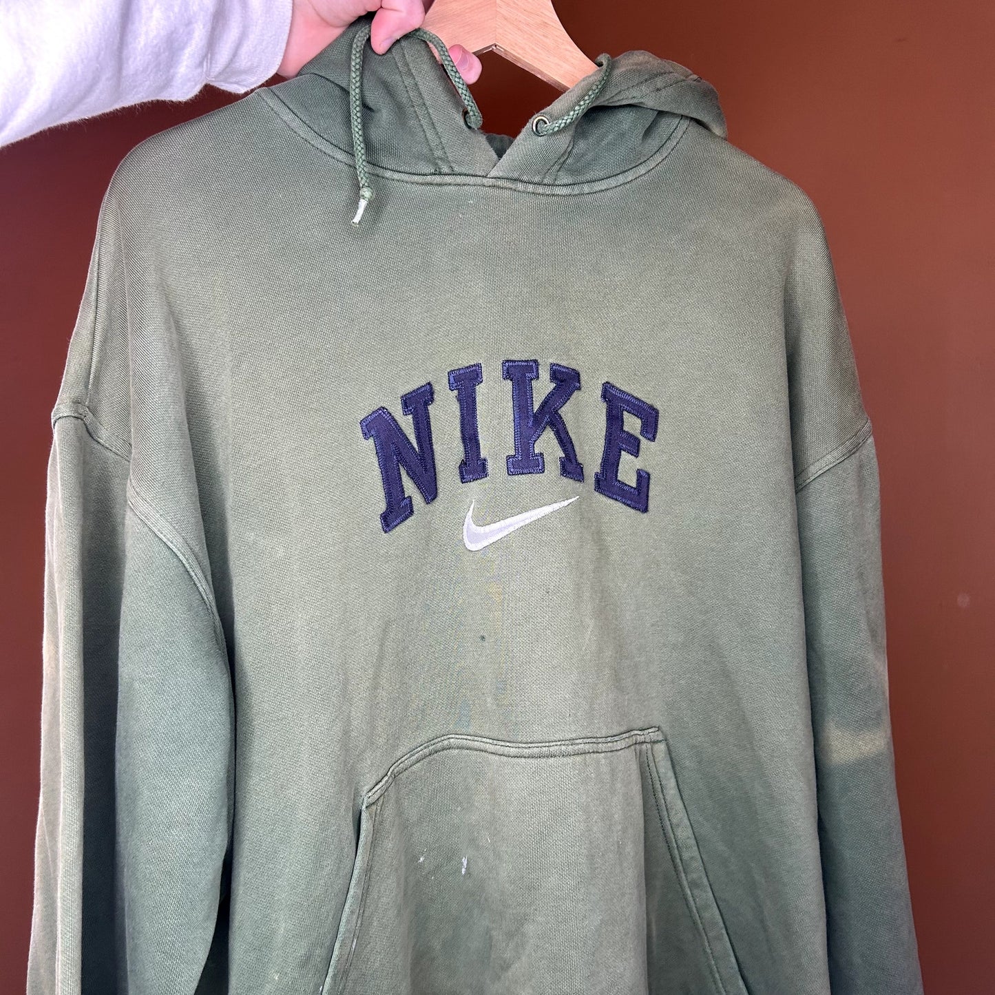 Y2K Nike Spellout Hoodie XL has stains