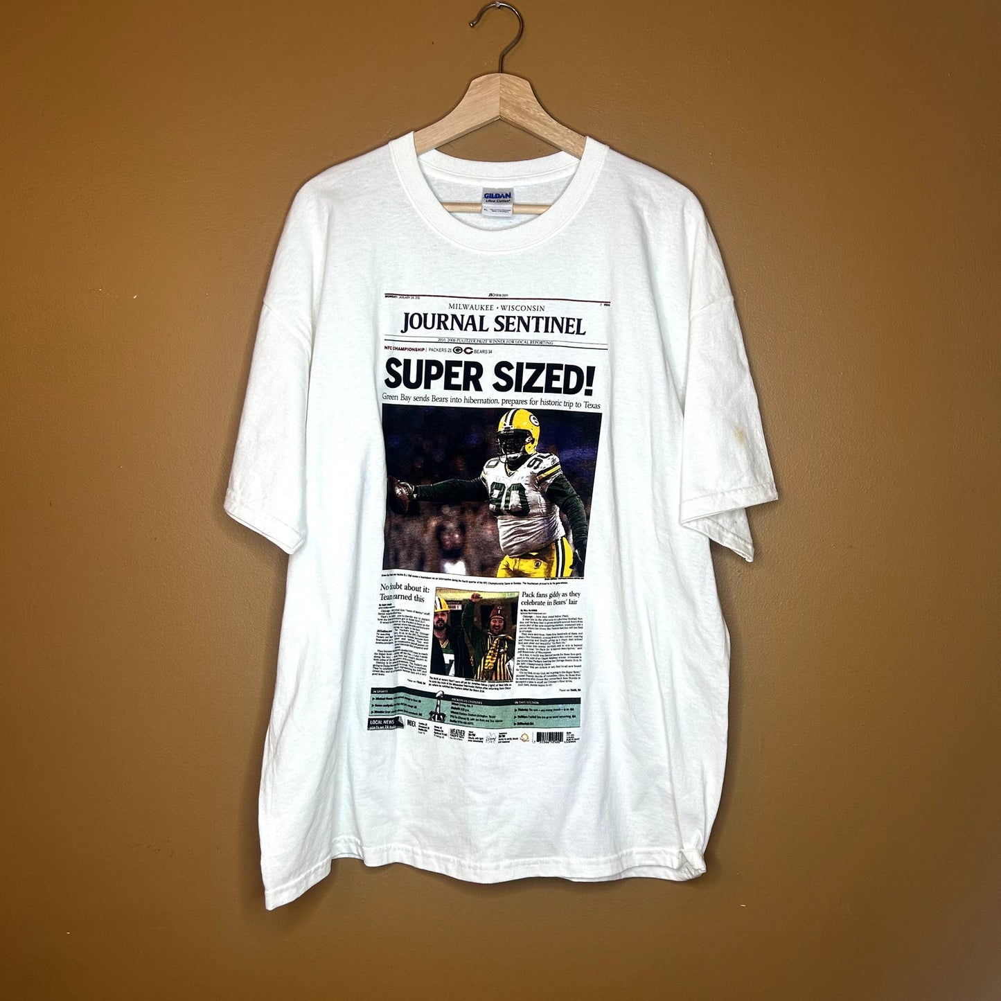 Y2K 2010 Bj Raji Packers Newspaper T-Shirt XL