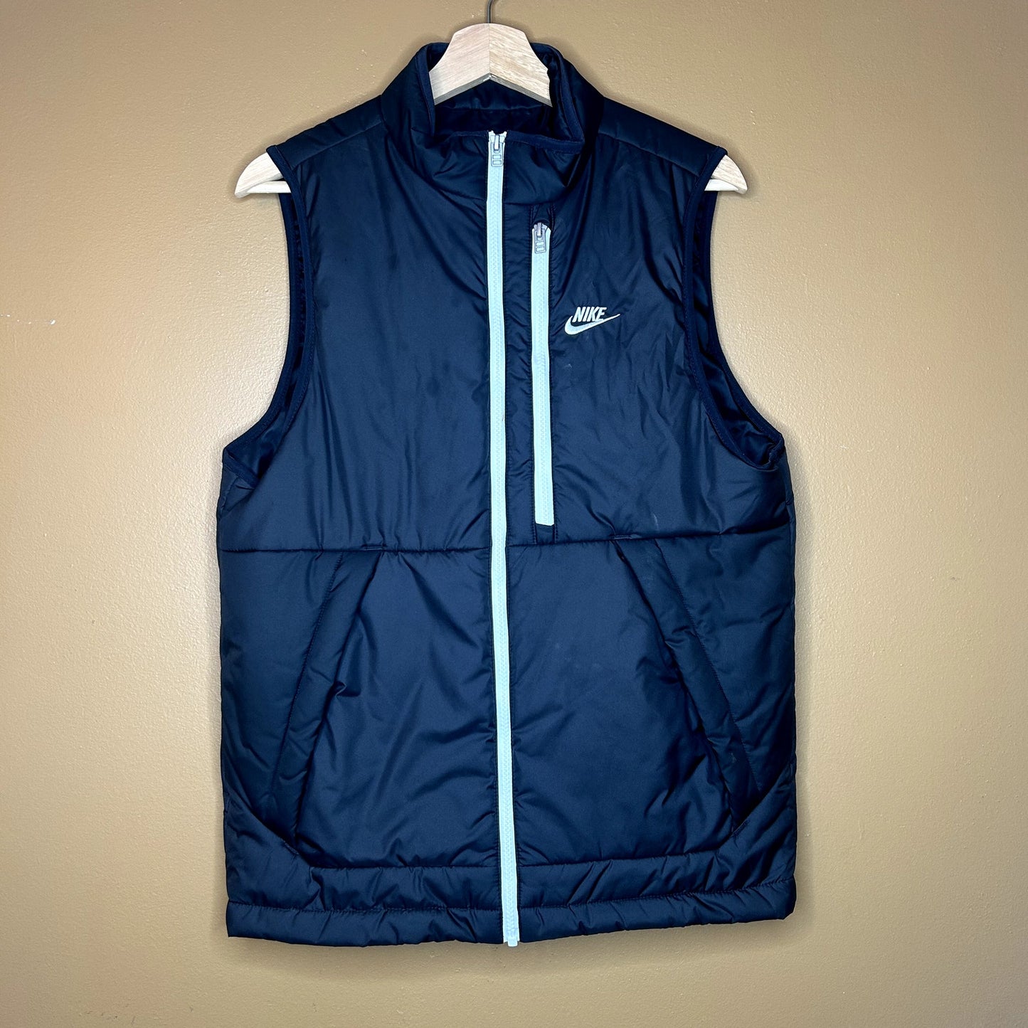 Modern Nike Black Puffer Vest Small