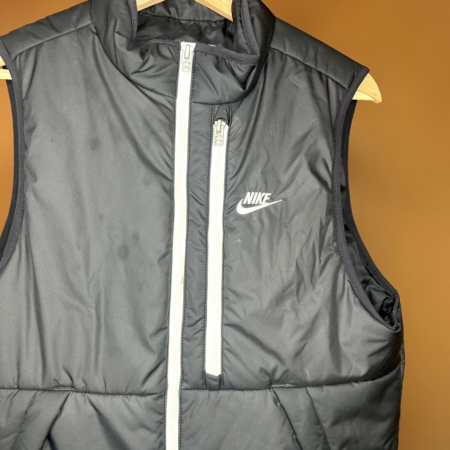 Modern Nike Black Puffer Vest Small