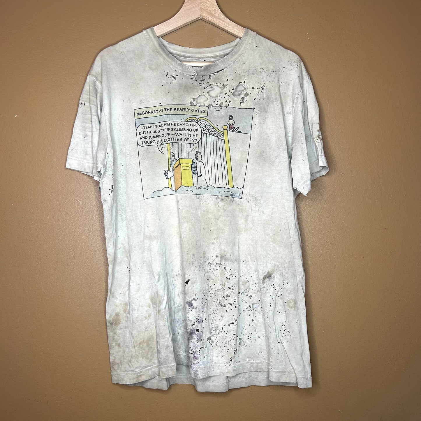 Insanely Thrashed / Distressed Skiing T-Shirt Vintage