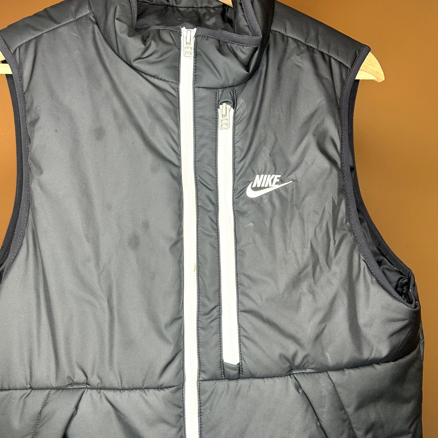 Modern Nike Black Puffer Vest Small