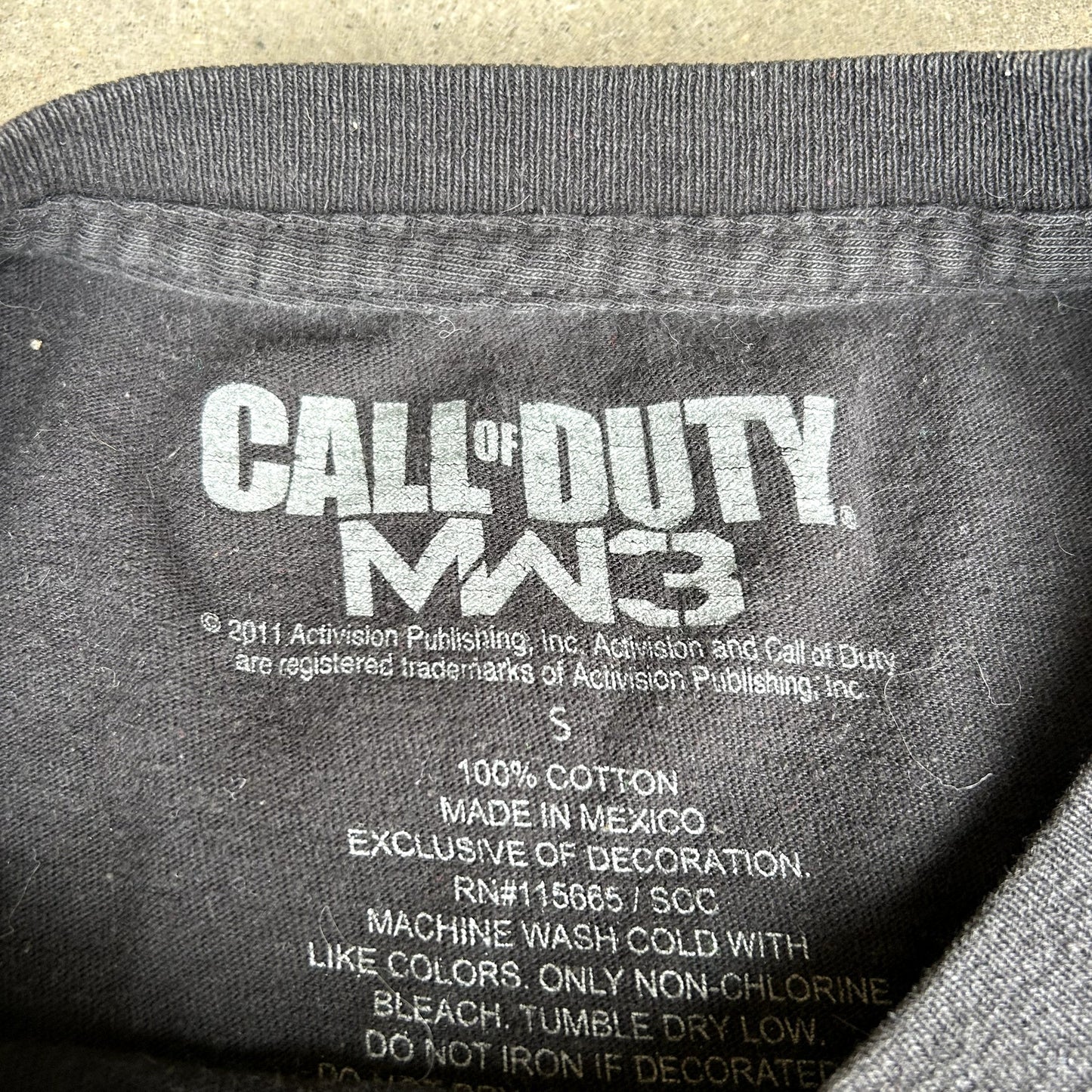 Y2K Call Of Duty Modern Warfare 3 T-Shirt Small